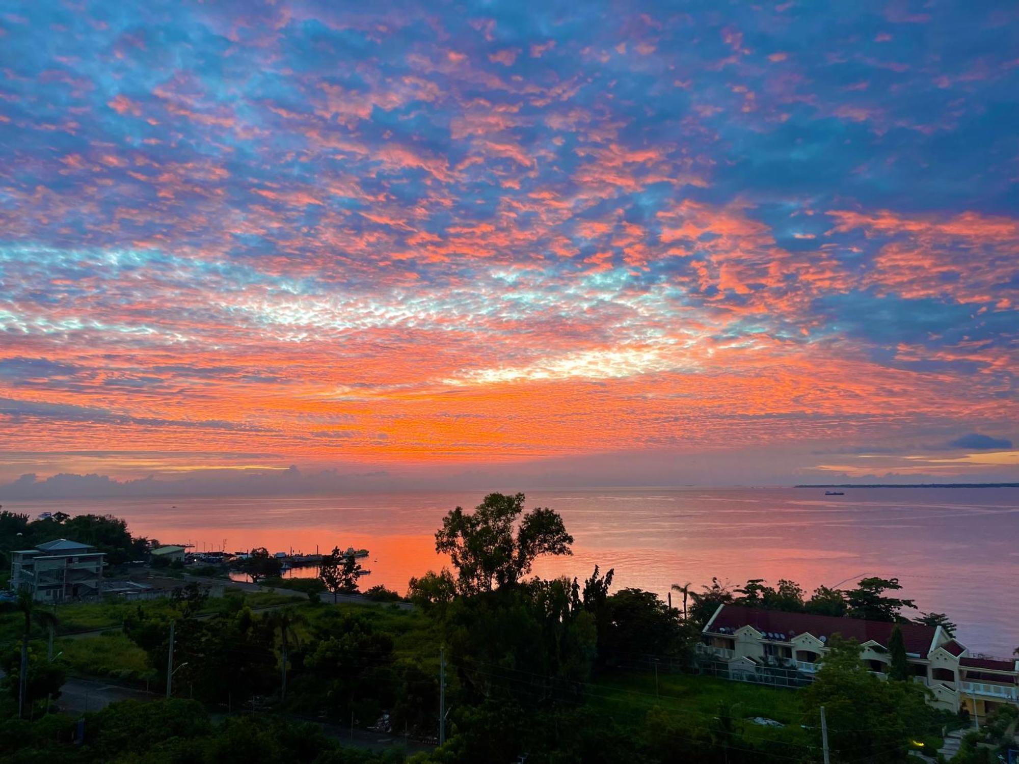 Oceanview Deluxe 1Br Suite La Mirada Lapu-Lapu City Zewnętrze zdjęcie